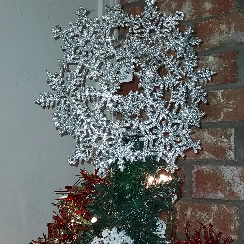 3 D Silver Snowflake Tree Topper 12